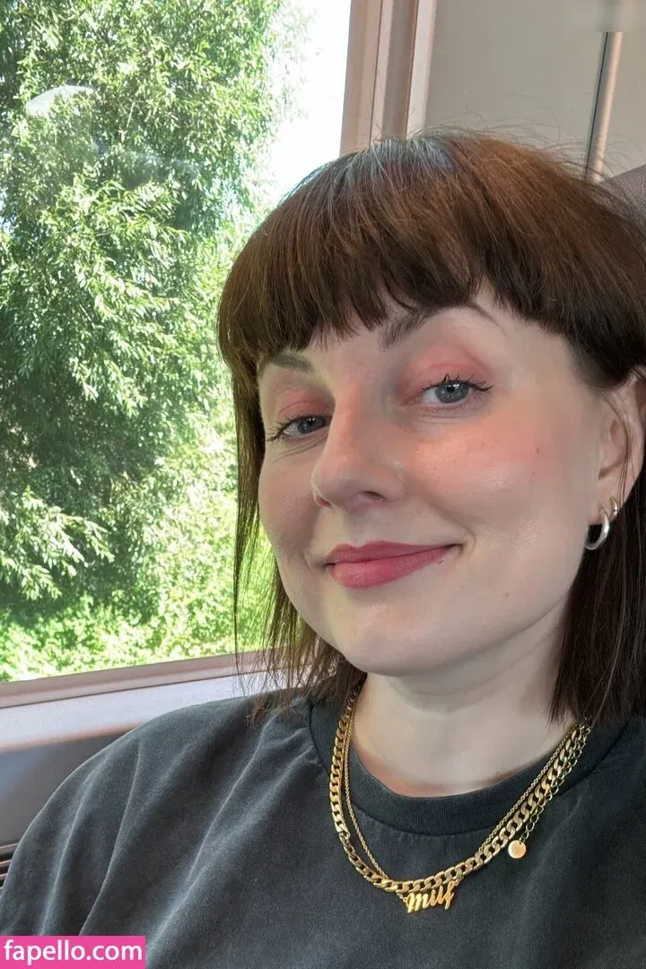 Facialize Me Onlyfans Photo Gallery 