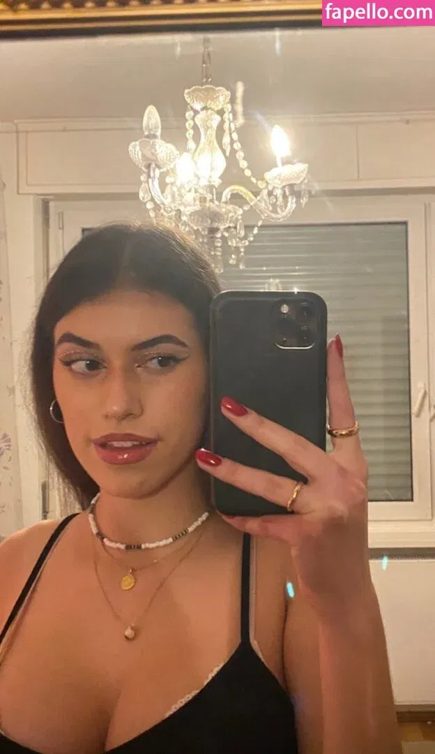 Facialize Me Onlyfans Photo Gallery 