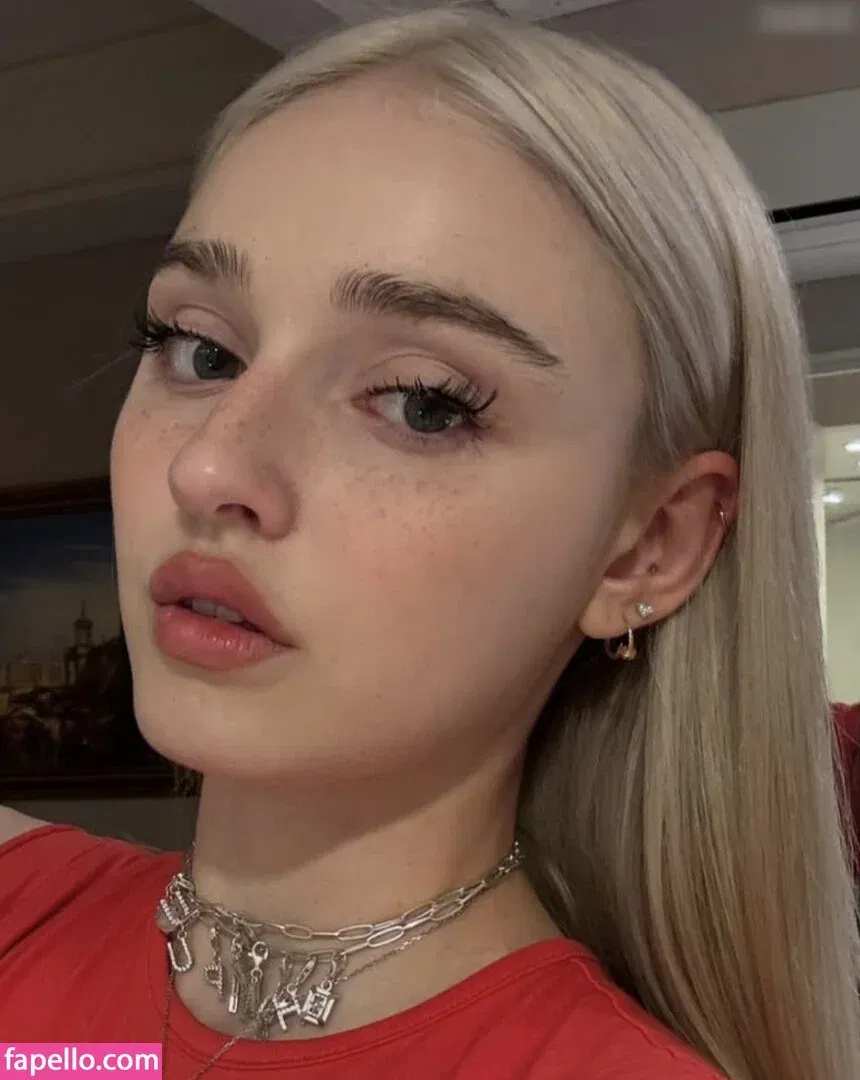 Facialize Me Onlyfans Photo Gallery 