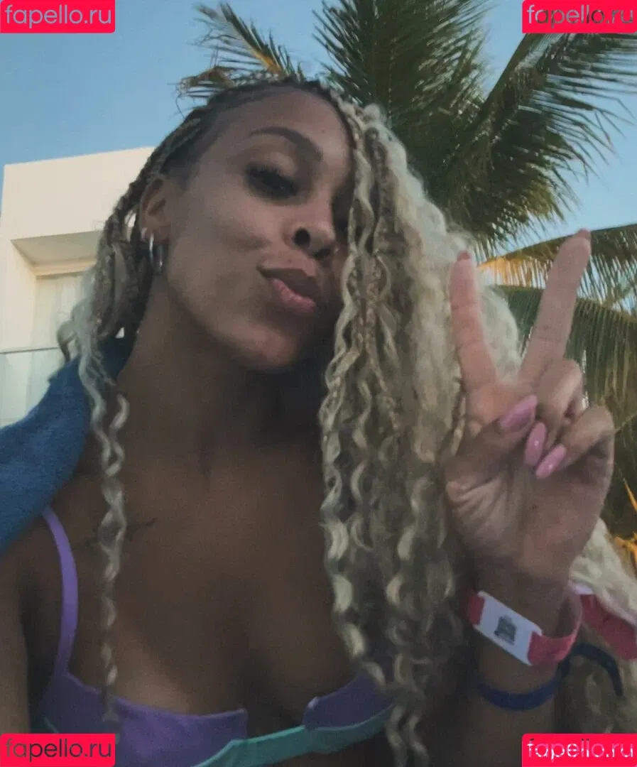 Lorrane Dos Santos Onlyfans Photo Gallery 