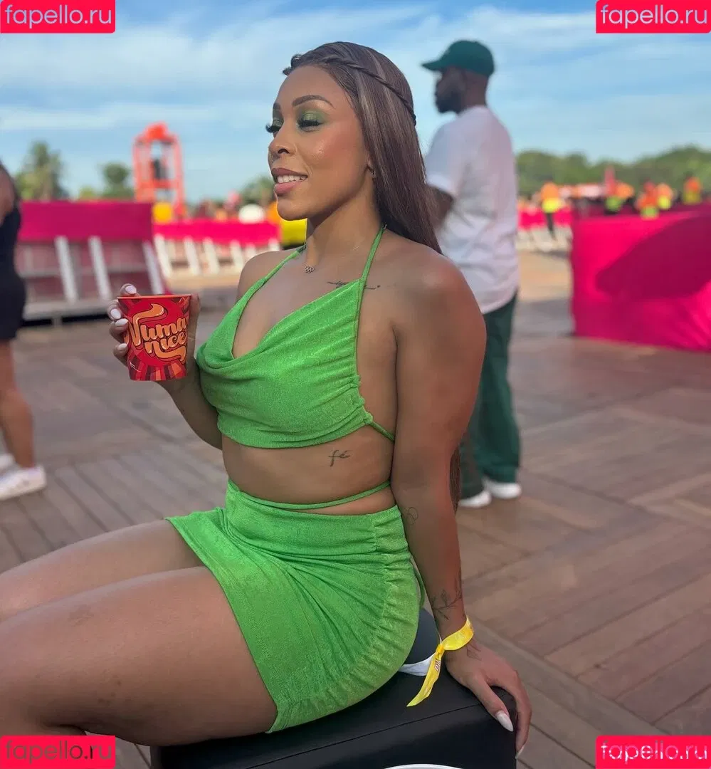 Lorrane Dos Santos Onlyfans Photo Gallery 