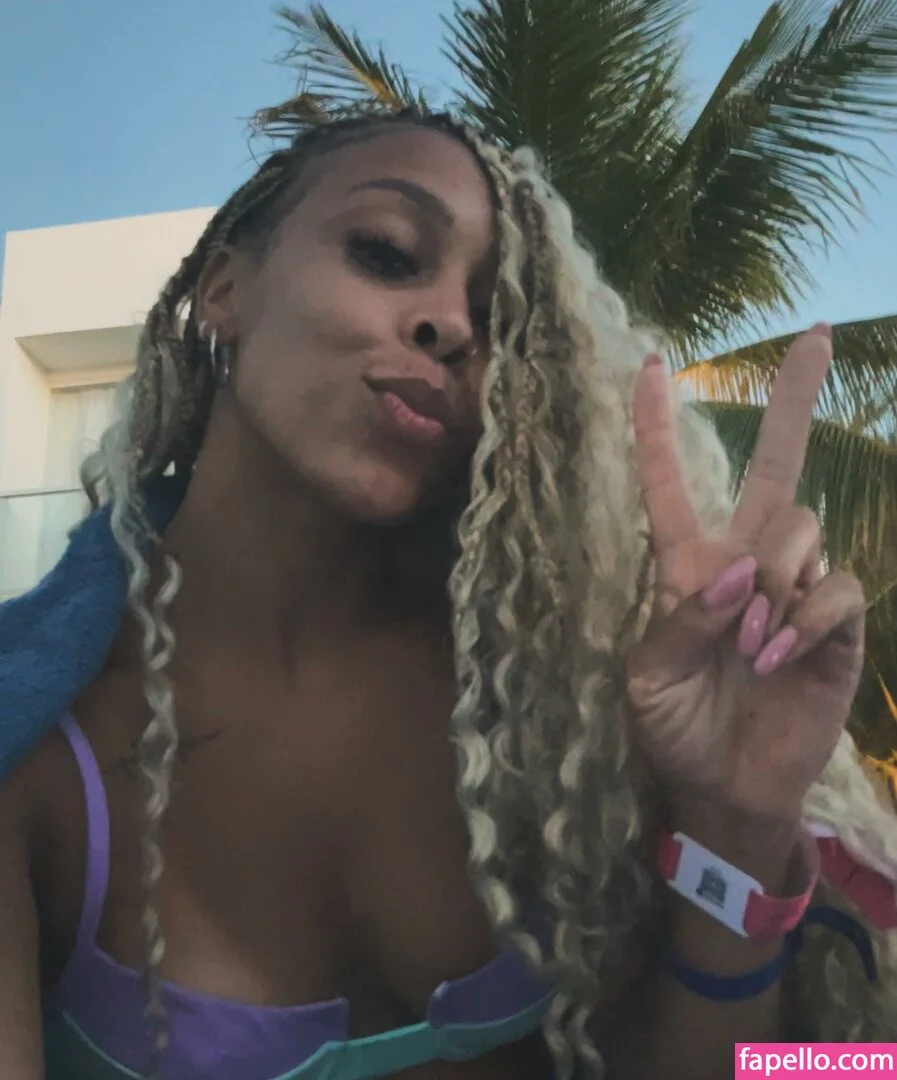 Lorrane Dos Santos Onlyfans Photo Gallery 