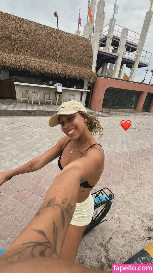 Lorrane Dos Santos Onlyfans Photo Gallery 