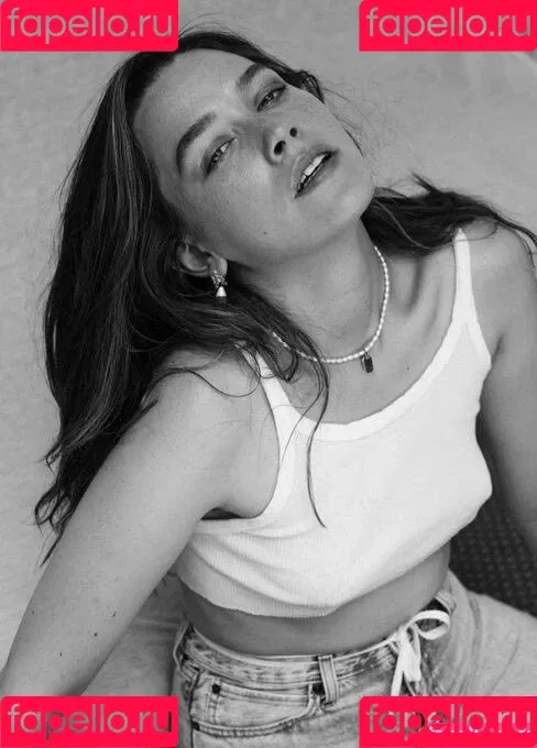 Victoria Pedretti Onlyfans Photo Gallery 