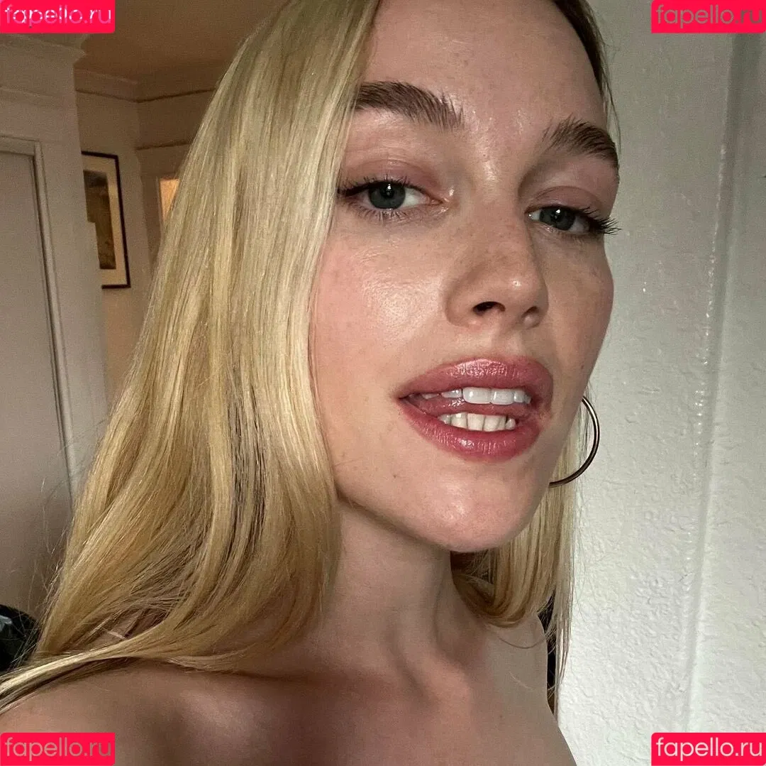 Victoria Pedretti Onlyfans Photo Gallery 