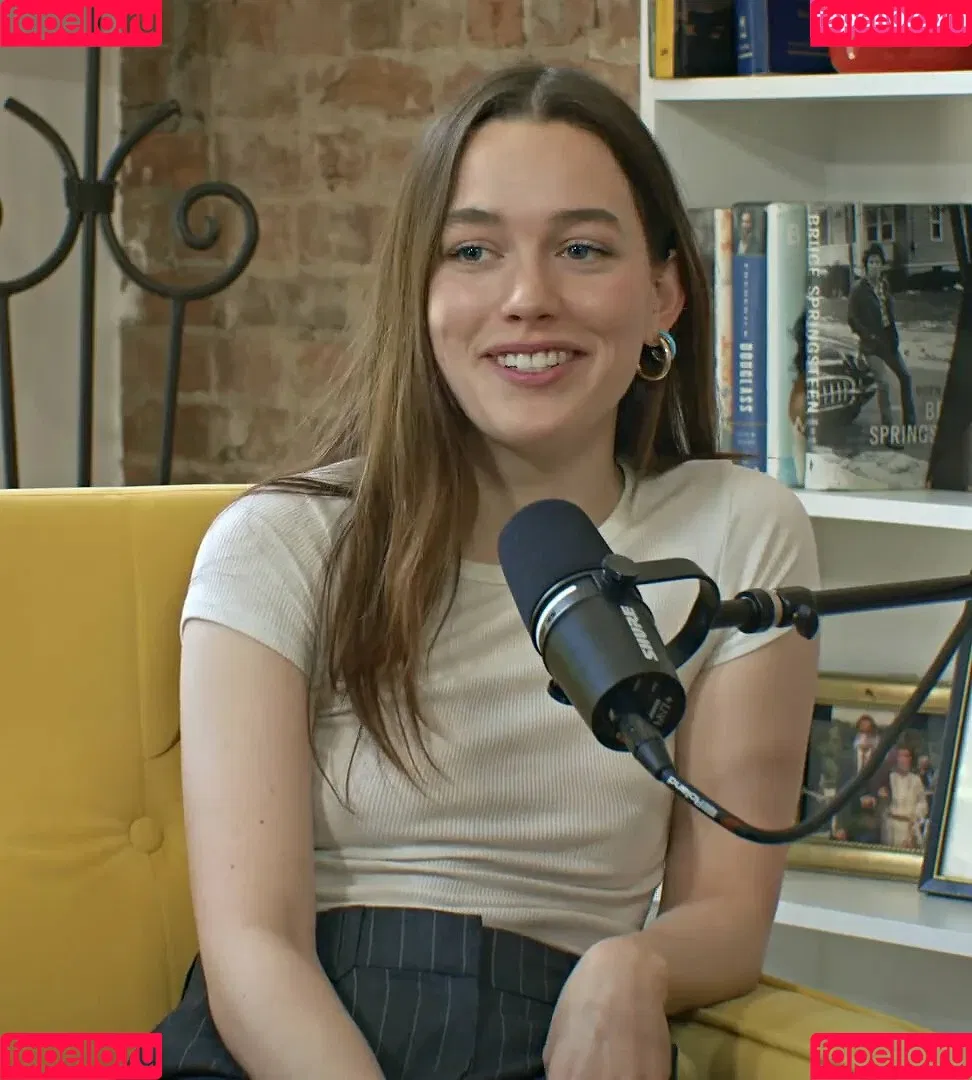 Victoria Pedretti Onlyfans Photo Gallery 
