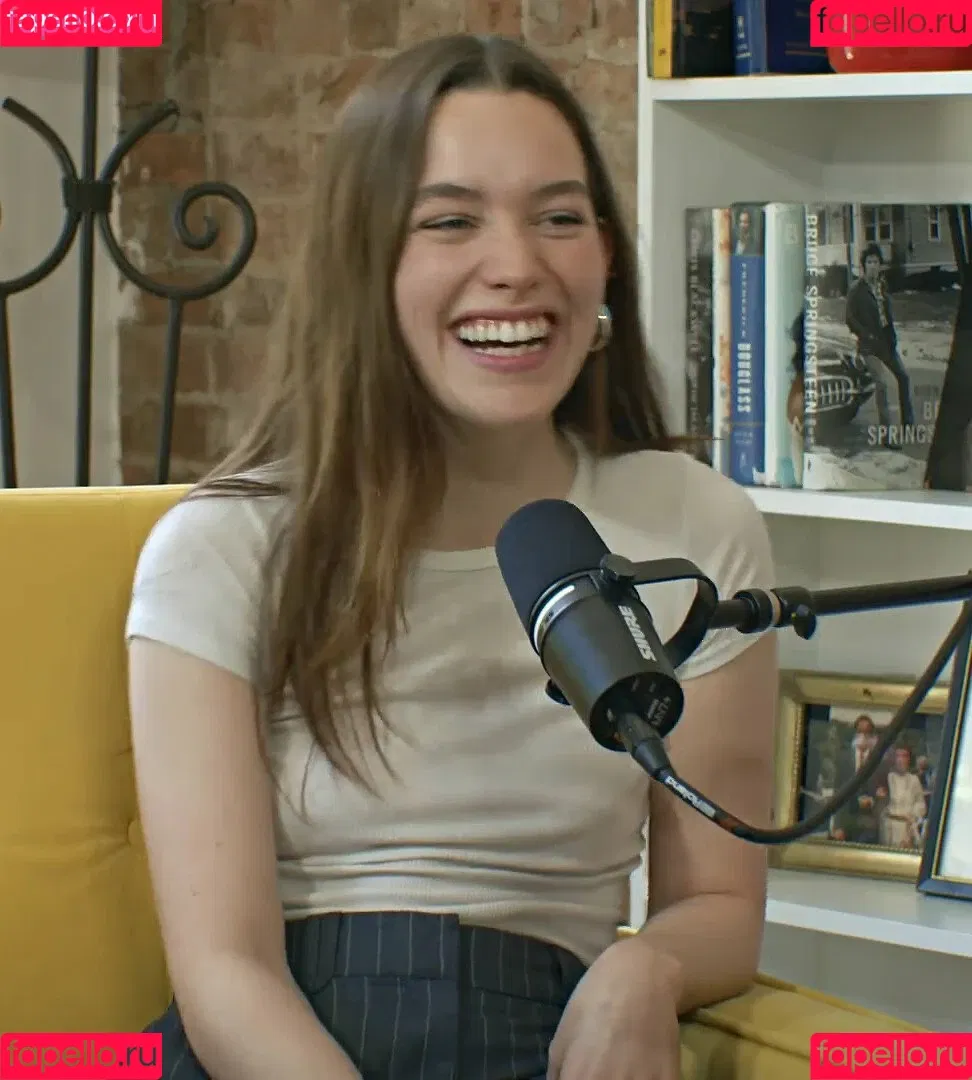 Victoria Pedretti Onlyfans Photo Gallery 