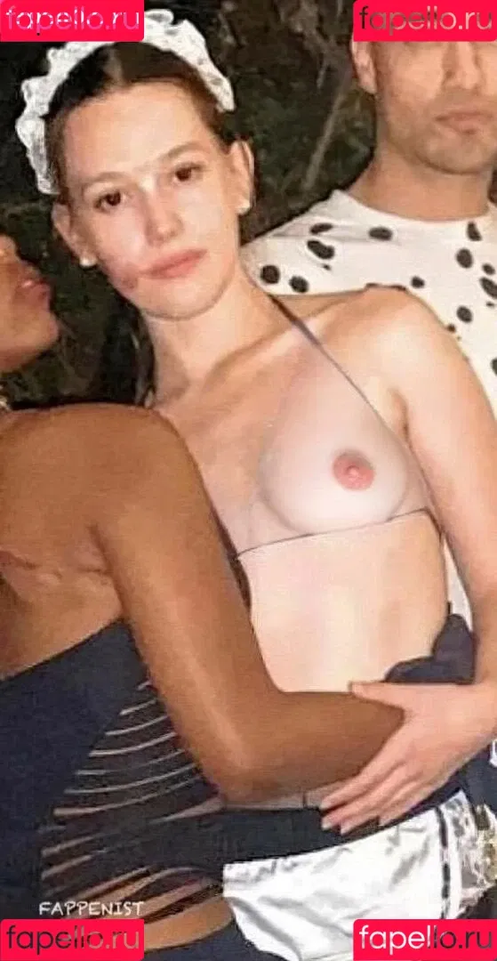 Victoria Pedretti Onlyfans Photo Gallery 