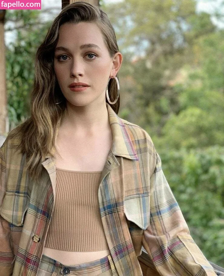 Victoria Pedretti Onlyfans Photo Gallery 