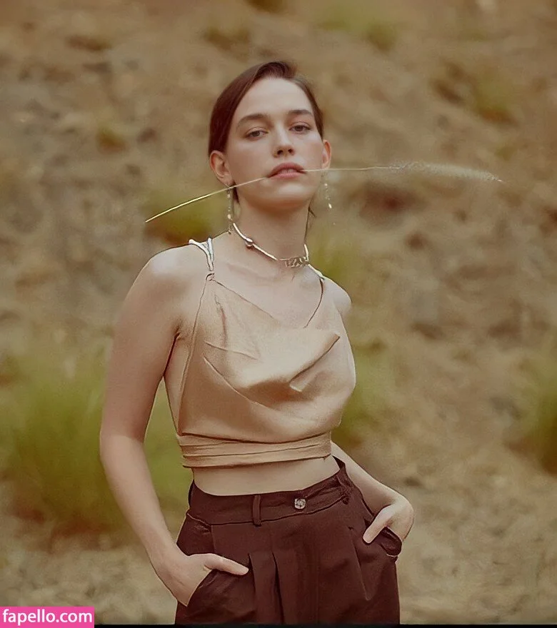 Victoria Pedretti Onlyfans Photo Gallery 