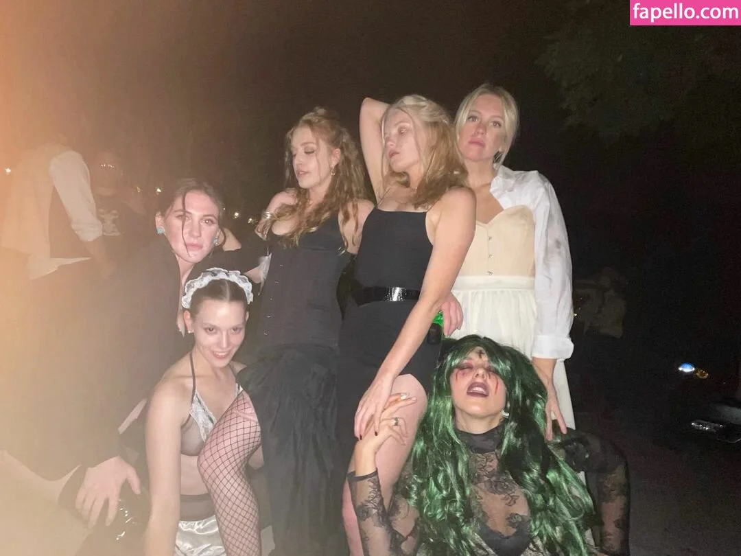 Victoria Pedretti Onlyfans Photo Gallery 