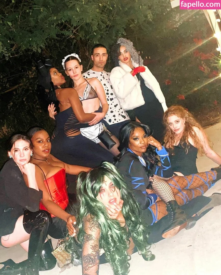 Victoria Pedretti Onlyfans Photo Gallery 