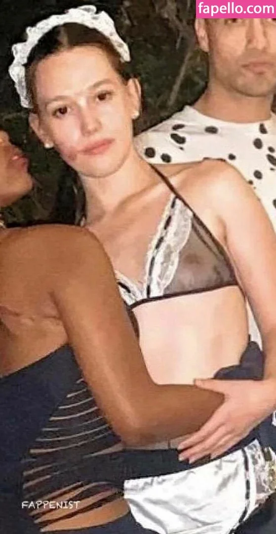 Victoria Pedretti Onlyfans Photo Gallery 