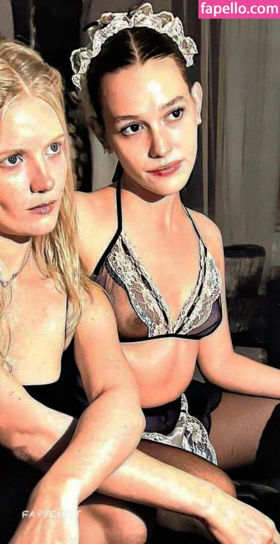 Victoria Pedretti Onlyfans Photo Gallery 