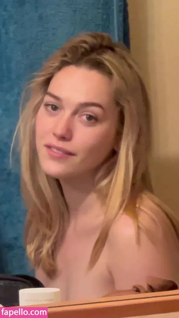 Victoria Pedretti Onlyfans Photo Gallery 