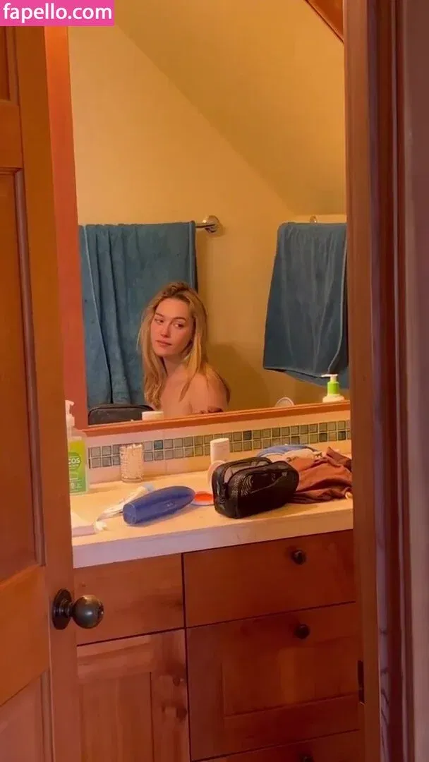 Victoria Pedretti Onlyfans Photo Gallery 