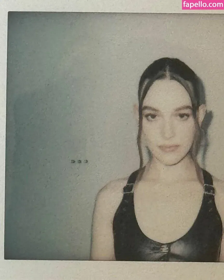 Victoria Pedretti Onlyfans Photo Gallery 