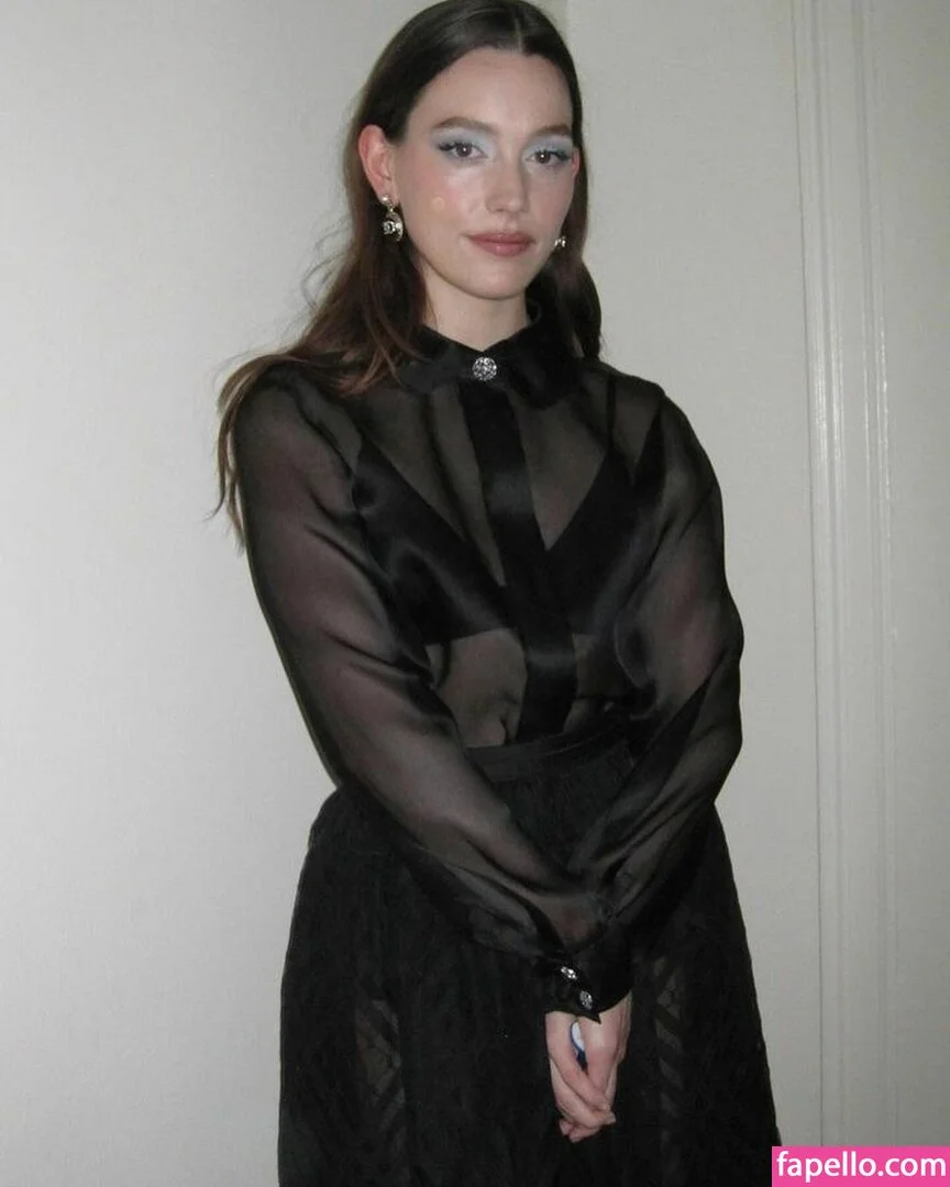 Victoria Pedretti Onlyfans Photo Gallery 