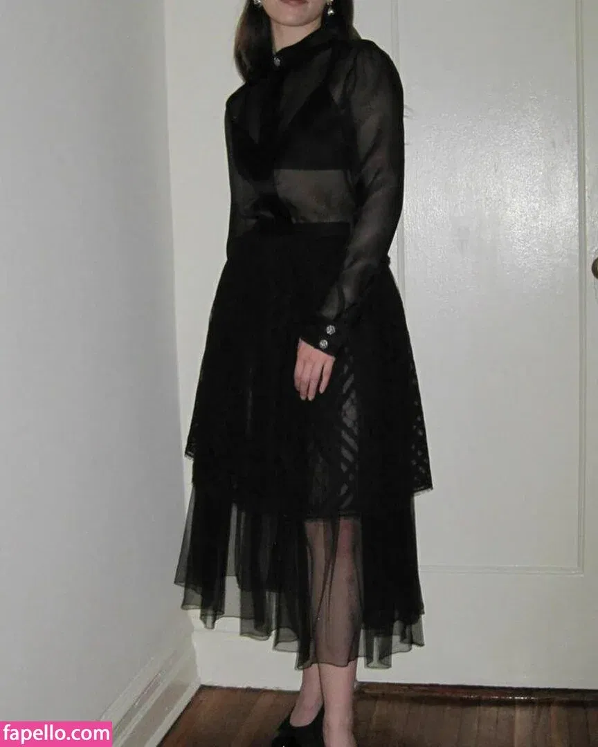 Victoria Pedretti Onlyfans Photo Gallery 