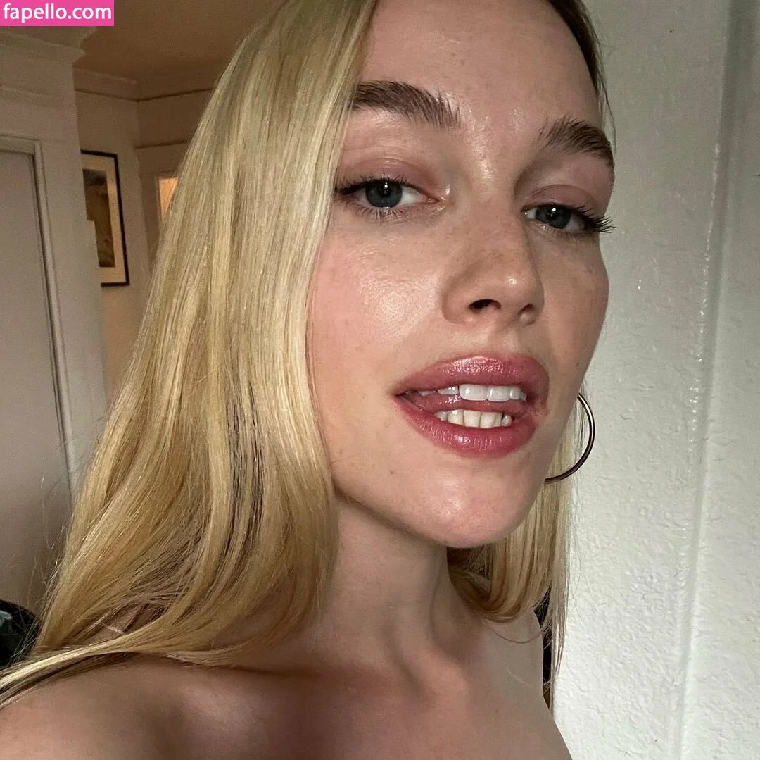 Victoria Pedretti Onlyfans Photo Gallery 