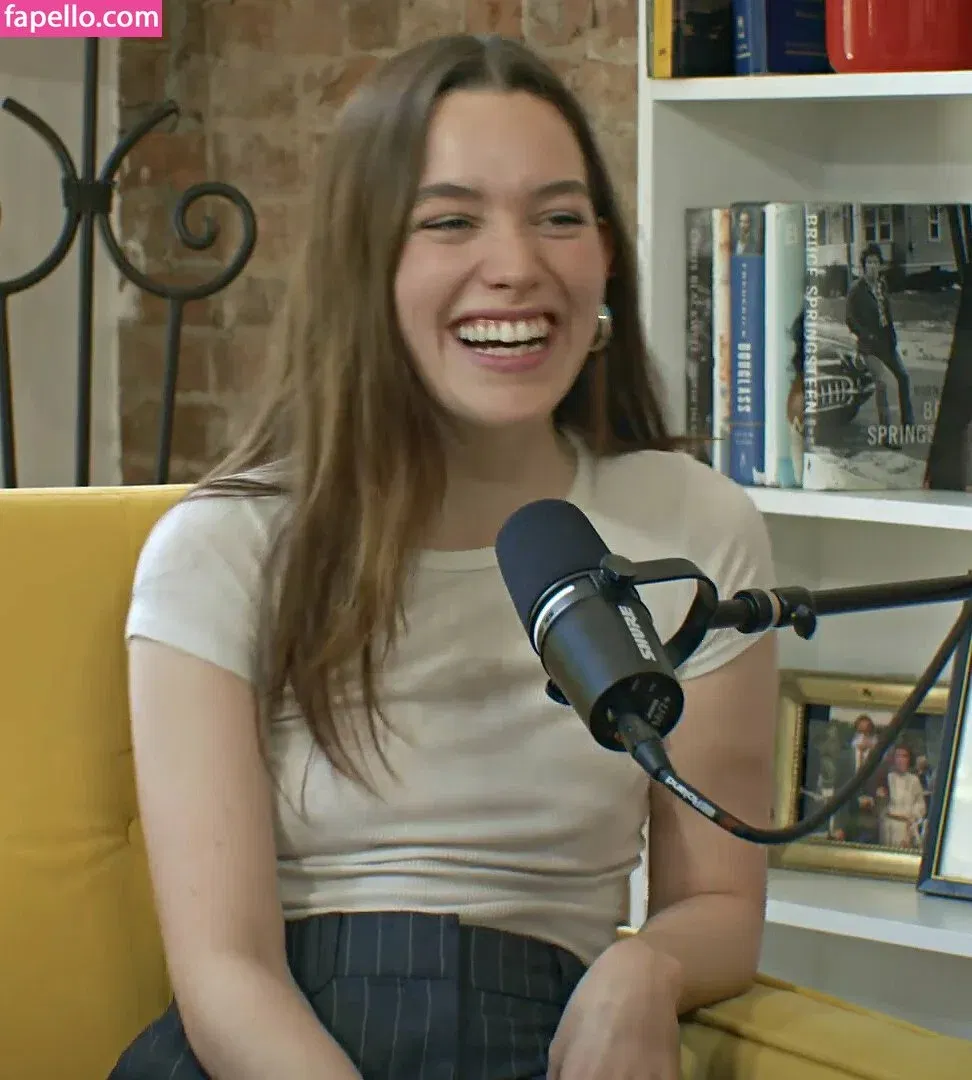 Victoria Pedretti Onlyfans Photo Gallery 