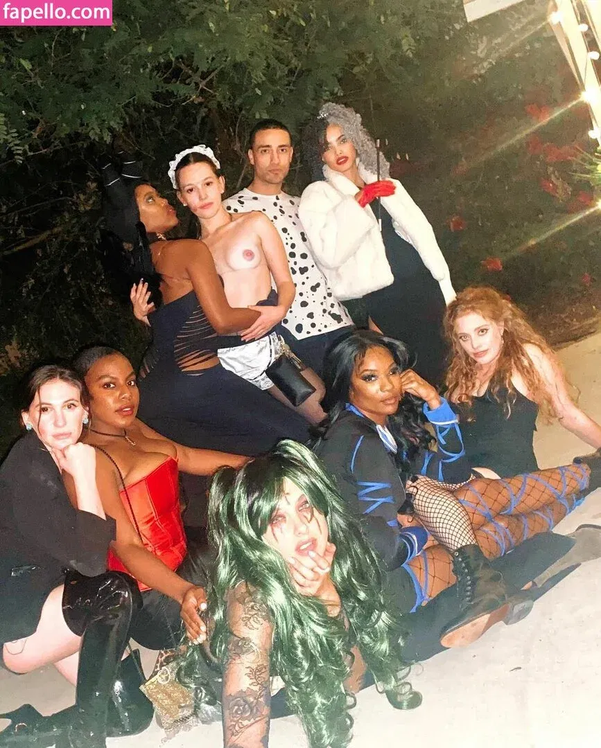 Victoria Pedretti Onlyfans Photo Gallery 