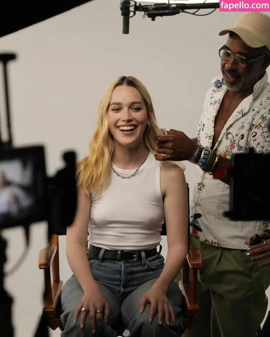 Victoria Pedretti Onlyfans Photo Gallery 