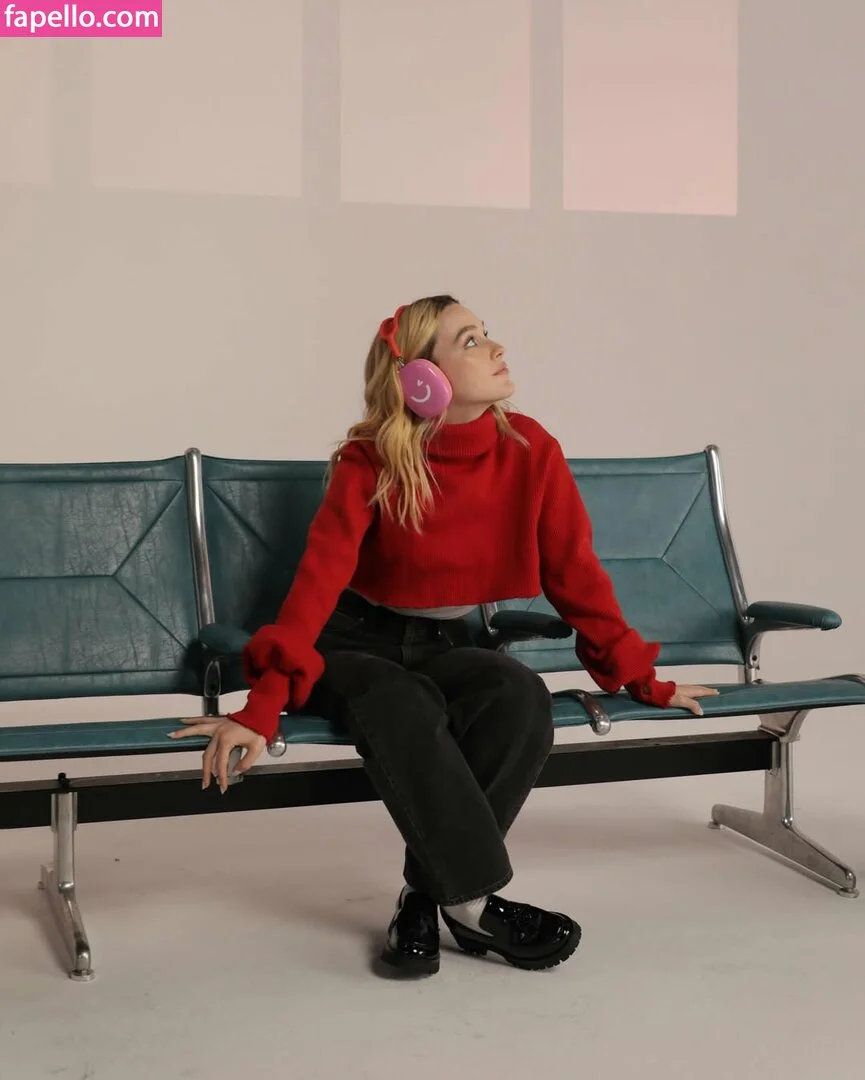 Victoria Pedretti Onlyfans Photo Gallery 