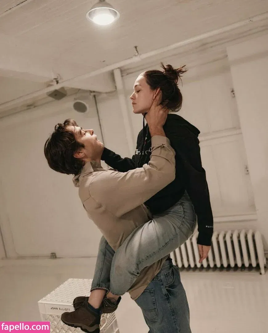 Victoria Pedretti Onlyfans Photo Gallery 