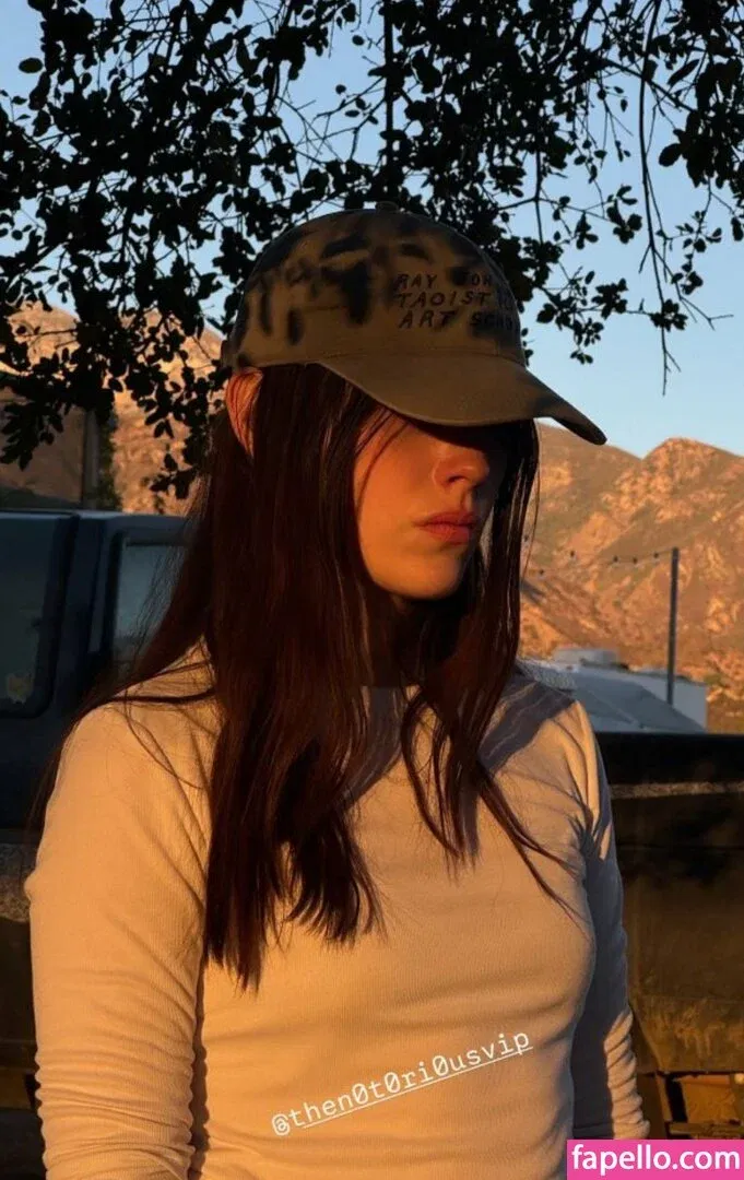 Victoria Pedretti Onlyfans Photo Gallery 