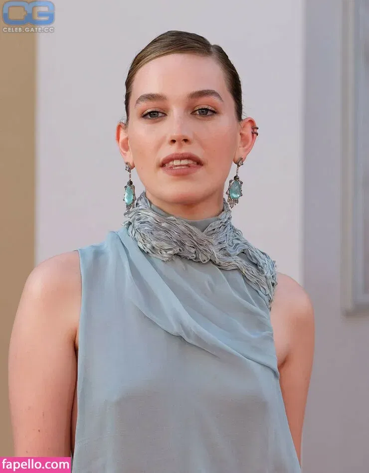 Victoria Pedretti Onlyfans Photo Gallery 