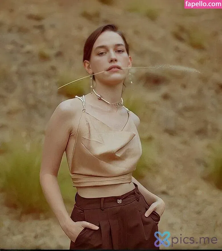 Victoria Pedretti Onlyfans Photo Gallery 