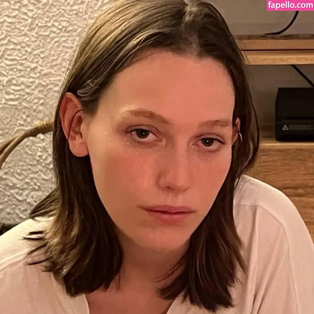 Victoria Pedretti Onlyfans Photo Gallery 