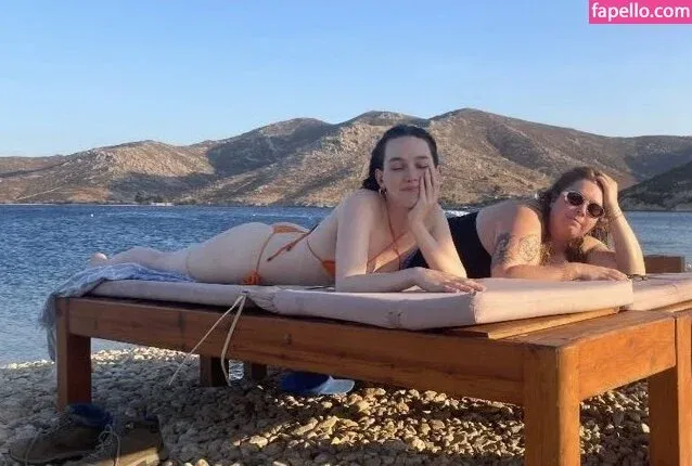 Victoria Pedretti Onlyfans Photo Gallery 