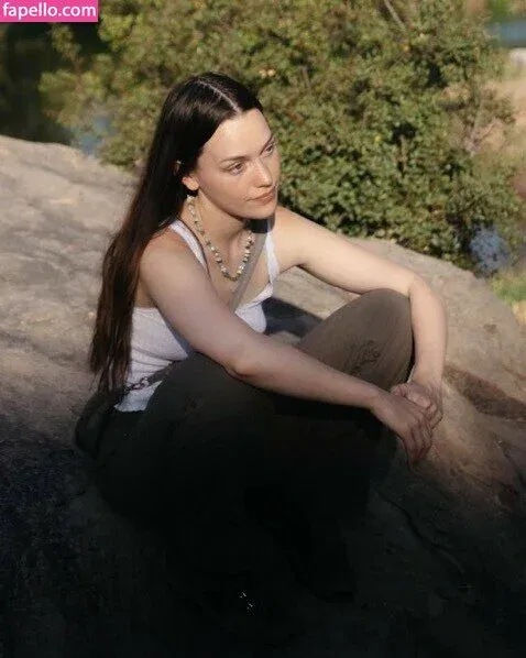 Victoria Pedretti Onlyfans Photo Gallery 