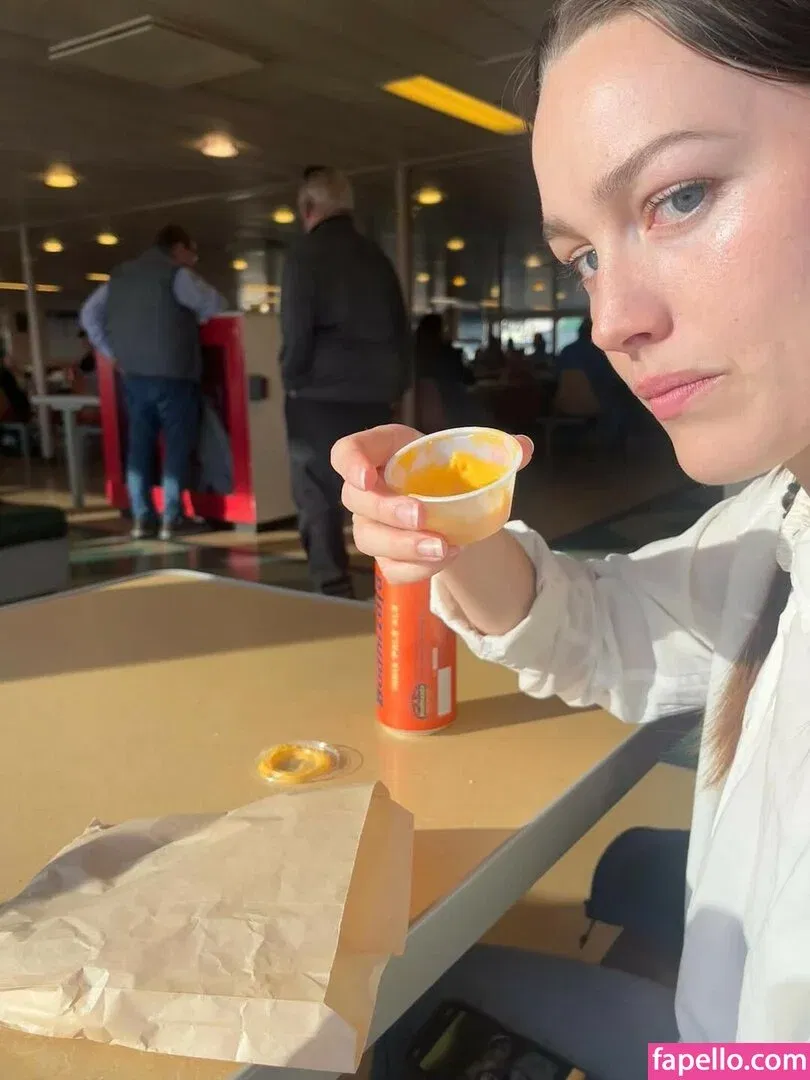 Victoria Pedretti Onlyfans Photo Gallery 