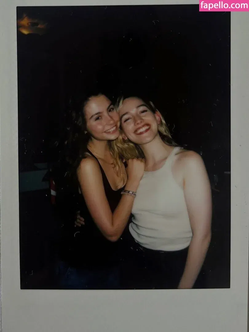 Victoria Pedretti Onlyfans Photo Gallery 