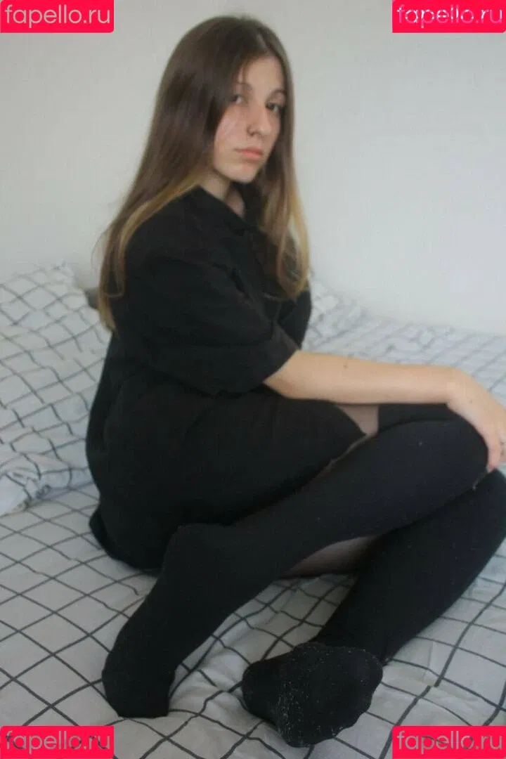 Jules Feet Onlyfans Photo Gallery 