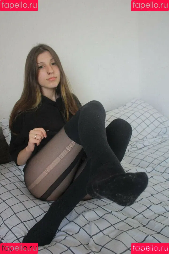 Jules Feet Onlyfans Photo Gallery 