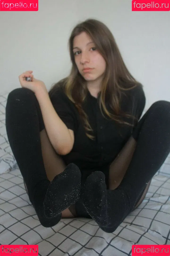 Jules Feet Onlyfans Photo Gallery 