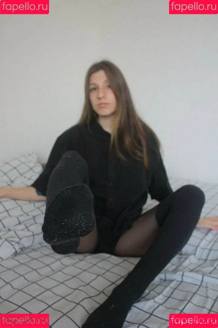 Jules Feet Onlyfans Photo Gallery 