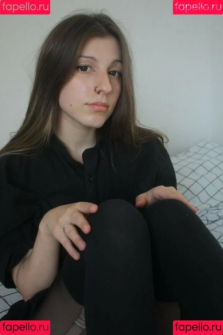 Jules Feet Onlyfans Photo Gallery 