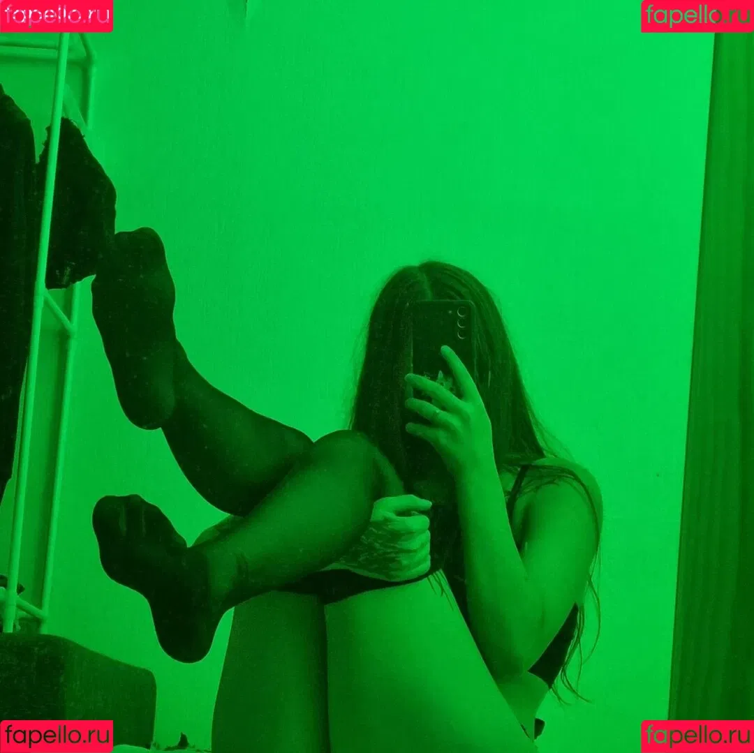 Jules Feet Onlyfans Photo Gallery 