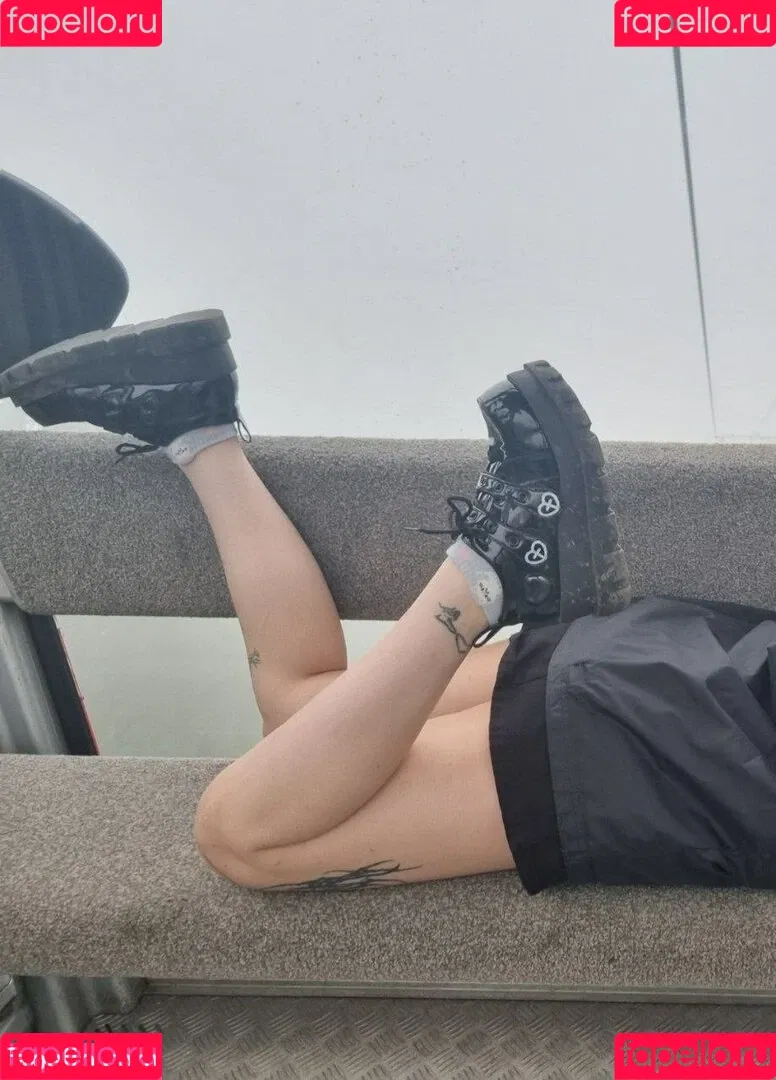 Jules Feet Onlyfans Photo Gallery 