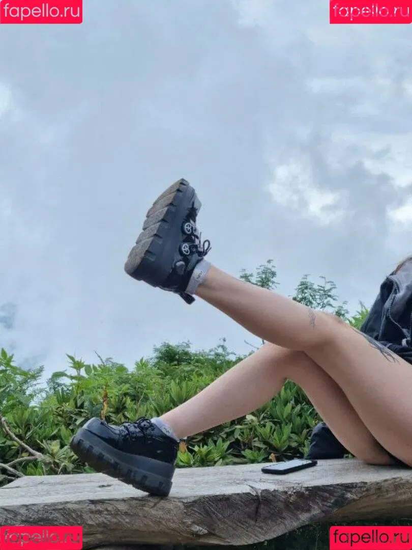 Jules Feet Onlyfans Photo Gallery 