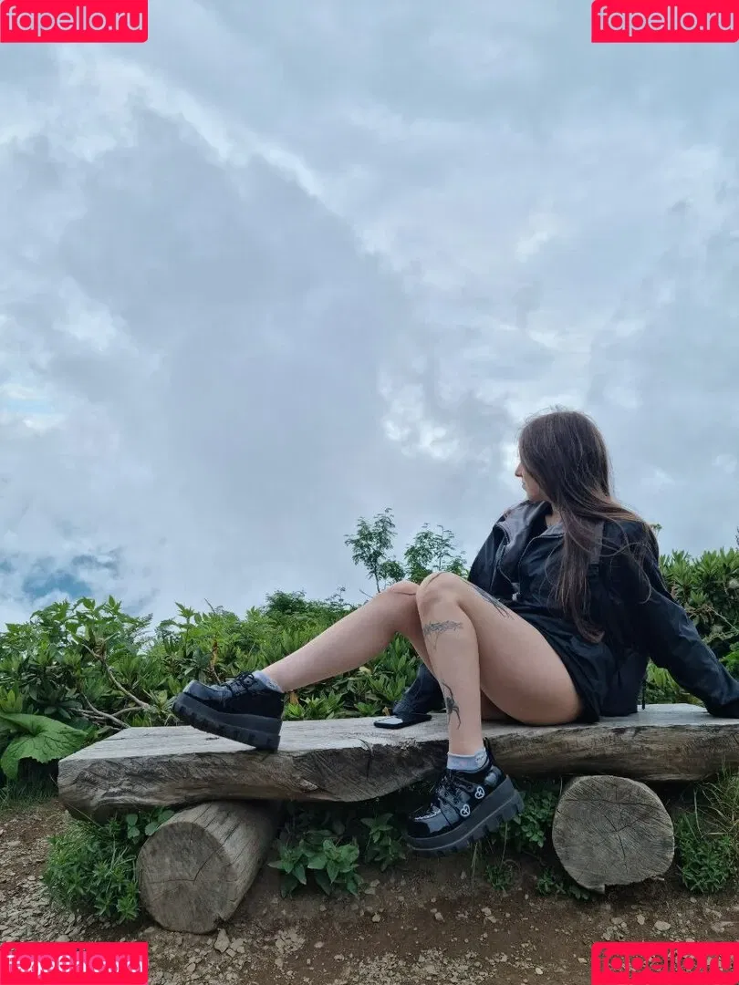 Jules Feet Onlyfans Photo Gallery 
