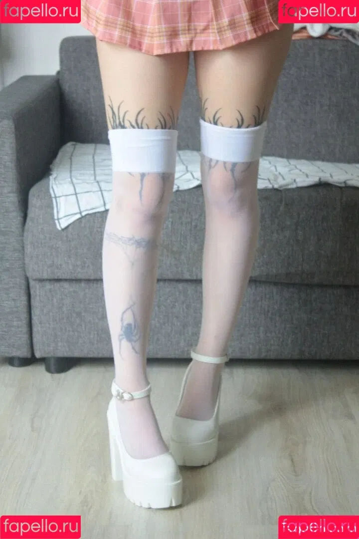 Jules Feet Onlyfans Photo Gallery 
