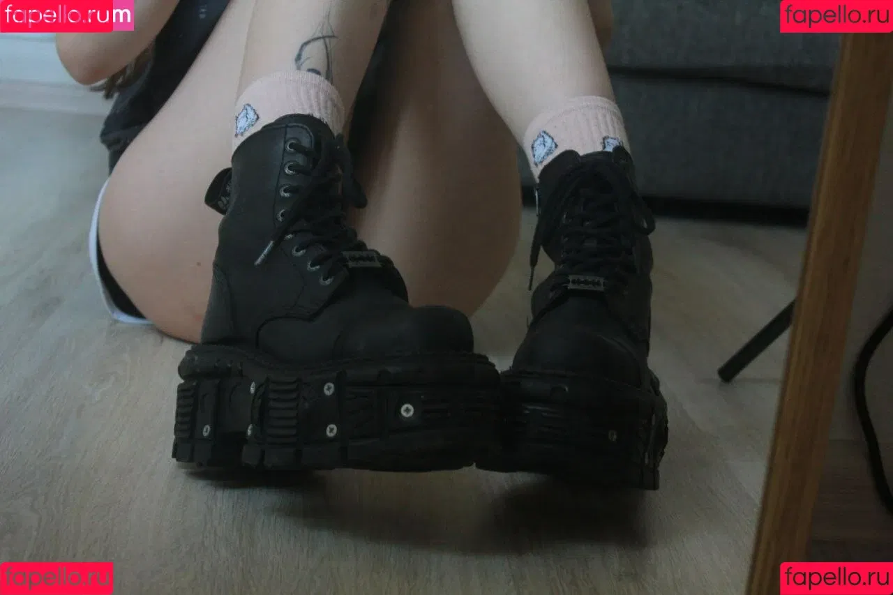 Jules Feet Onlyfans Photo Gallery 