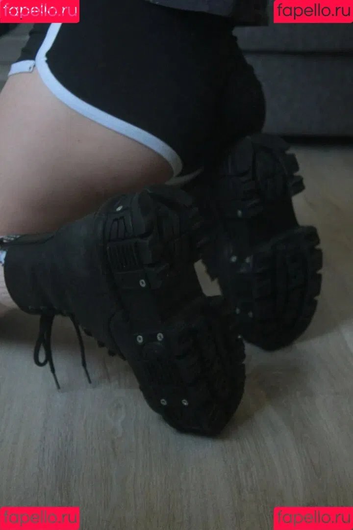 Jules Feet Onlyfans Photo Gallery 