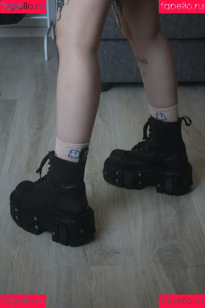Jules Feet Onlyfans Photo Gallery 